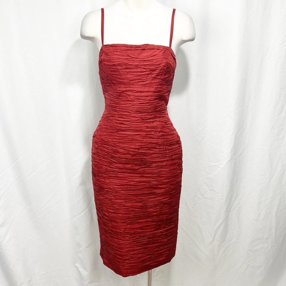 BCBG MaxAzria Bodycon Ruched Cocktail Dress Red Midi size 6 100% silk